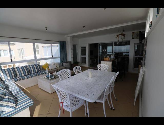 3 BEDROOM APARTMENT TO LET IN NEWSEL BEACH